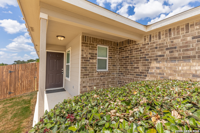10203 Reyes Hts Property Photo 3