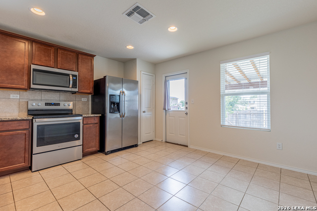 10203 Reyes Hts Property Photo 7