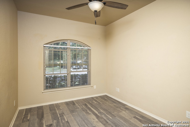 433 Stonebrook Dr Property Photo 7