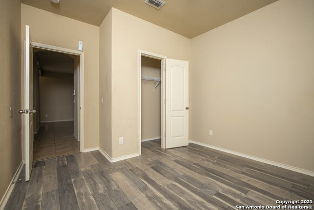 433 Stonebrook Dr Property Photo 14