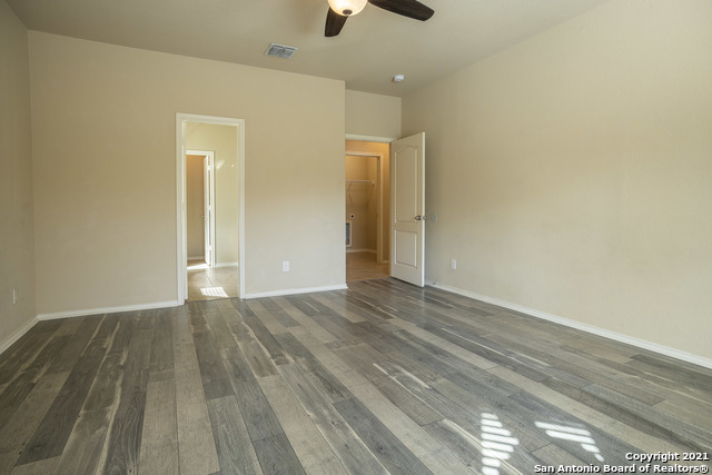 433 Stonebrook Dr Property Photo 17