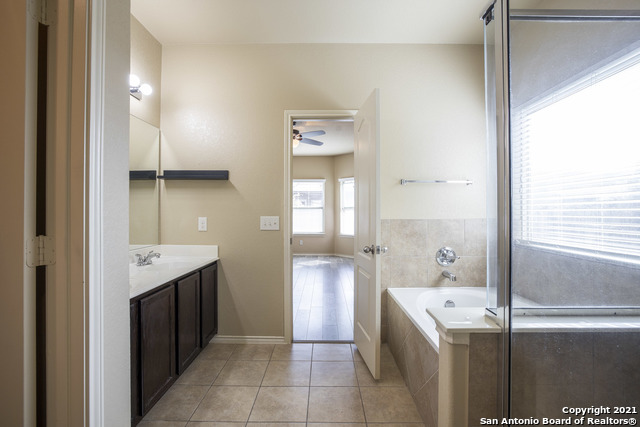 433 Stonebrook Dr Property Photo 19