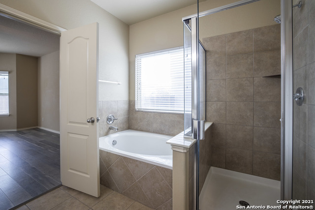 433 Stonebrook Dr Property Photo 20