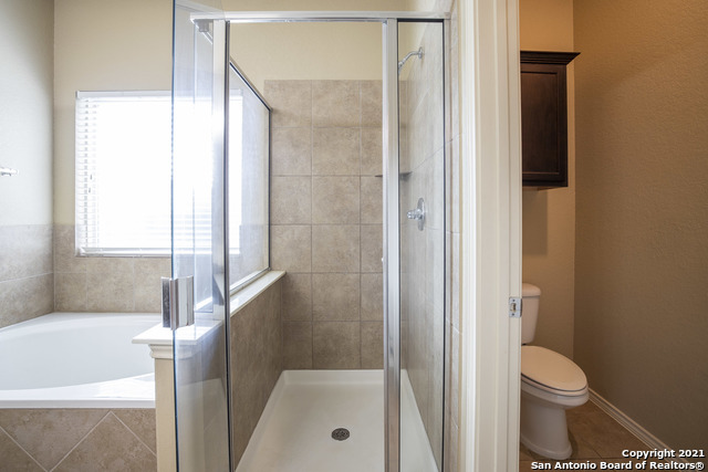 433 Stonebrook Dr Property Photo 21
