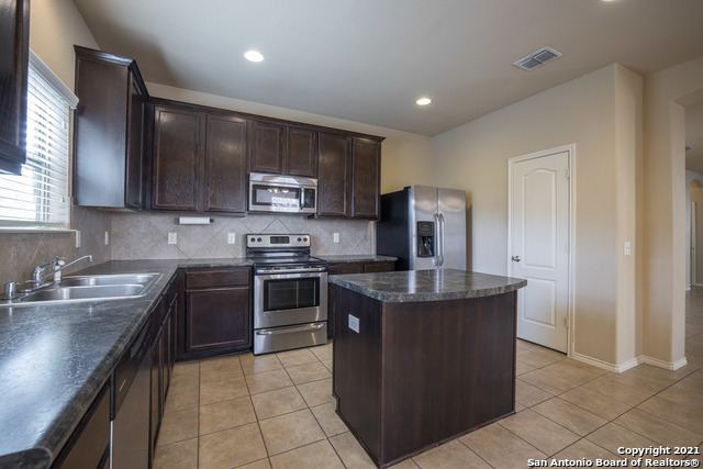 433 Stonebrook Dr Property Photo 26