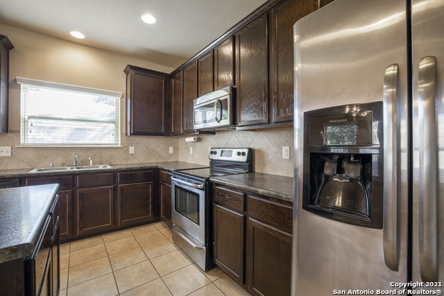 433 Stonebrook Dr Property Photo 28