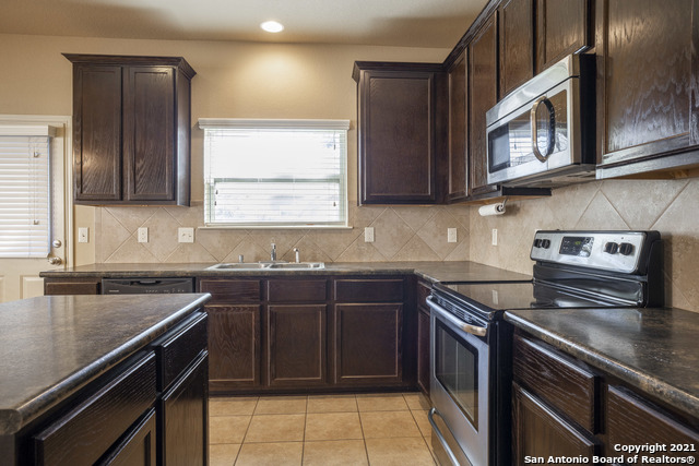 433 Stonebrook Dr Property Photo 29