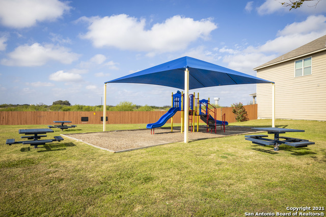 433 Stonebrook Dr Property Photo 41