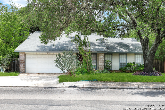 8026 Valley Trail Property Photo 1
