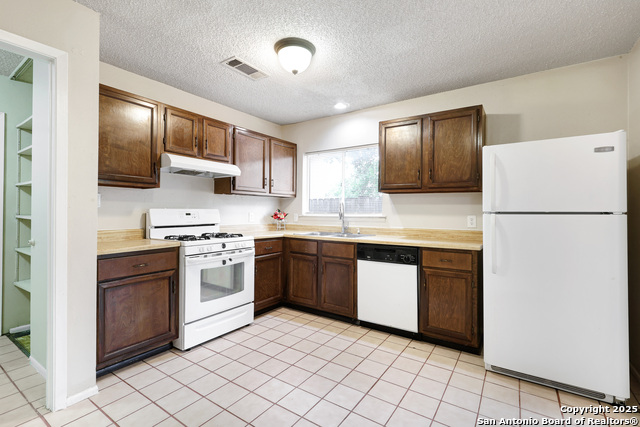 8026 Valley Trail Property Photo 11