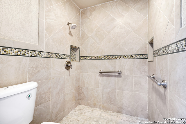 8026 Valley Trail Property Photo 18