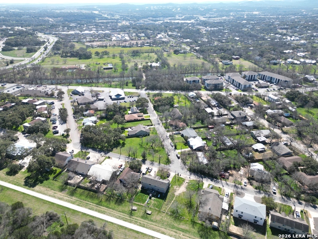 327 Ebner Street Property Photo 4