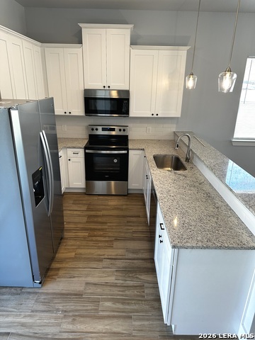 327 Ebner Street Property Photo 7