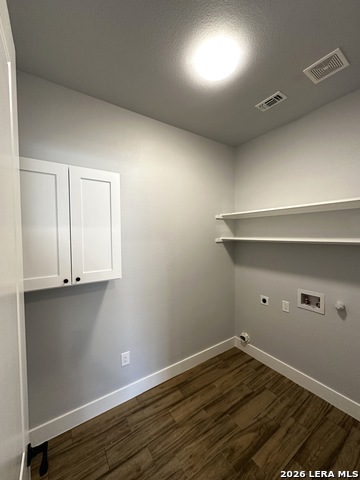 327 Ebner Street Property Photo 9