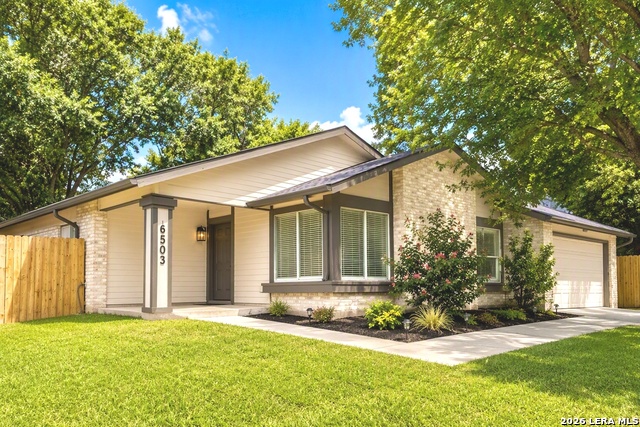 16503 Fox Den Property Photo 1