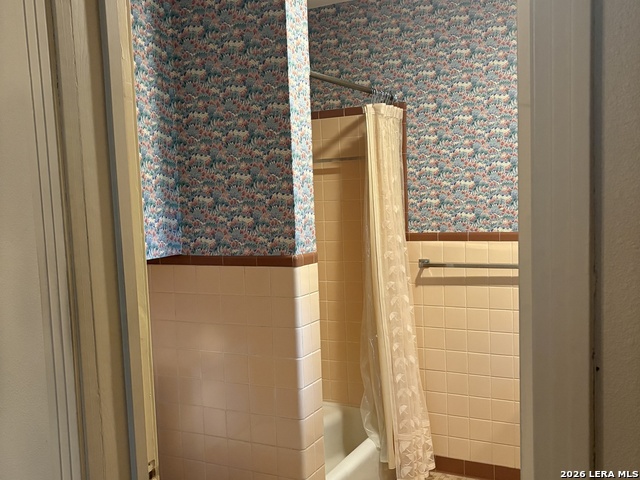 7222 Robin Rest Dr Property Photo 8