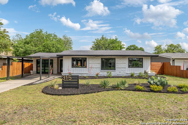 315 Ridgehaven Pl Property Photo 2