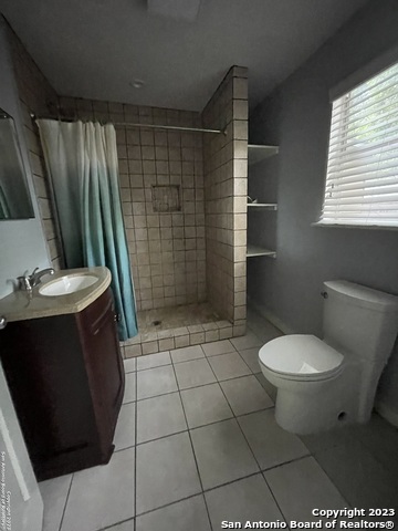 305 Barrera St Property Photo 7