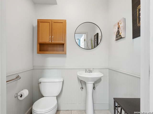 812 N Llano St Property Photo 23