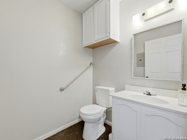 812 N Llano St Property Photo 24