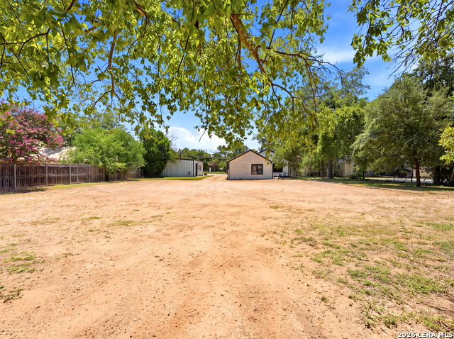 812 N Llano St Property Photo 32