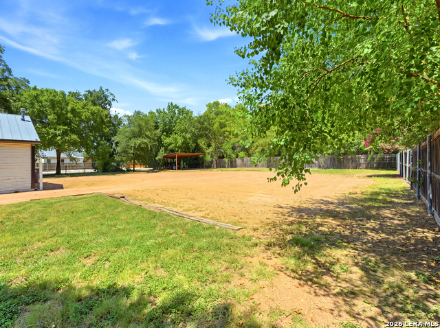 812 N Llano St Property Photo 34