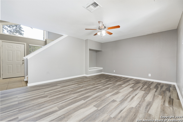 100 Lorenz Rd Property Photo 2