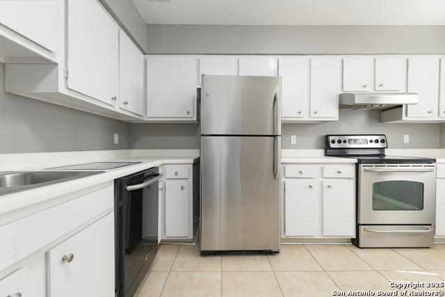 100 Lorenz Rd Property Photo 3