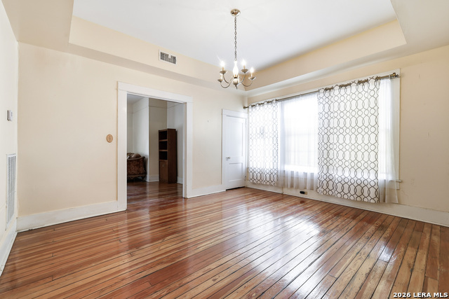 515 W Woodlawn Ave Property Photo 5