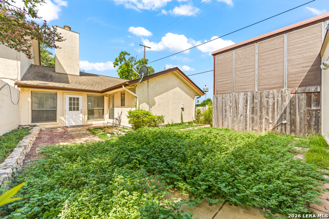 5801 Royal Rdg Property Photo 23