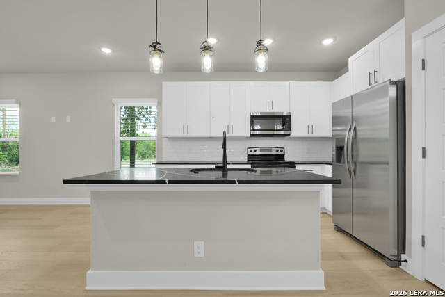 822 Empire Property Photo 4