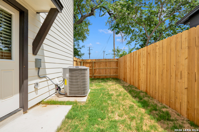 822 Empire Property Photo 22
