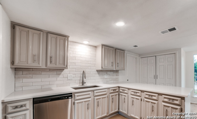3418 Wimbledon Property Photo 21