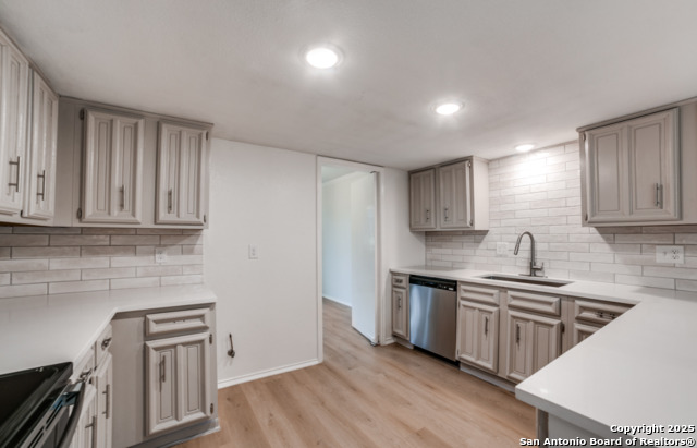 3418 Wimbledon Property Photo 24