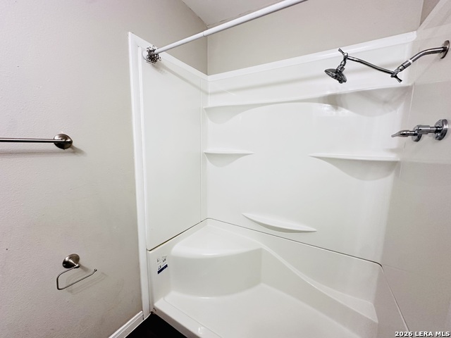 10806 Lazy Oaks Dr Property Photo 16