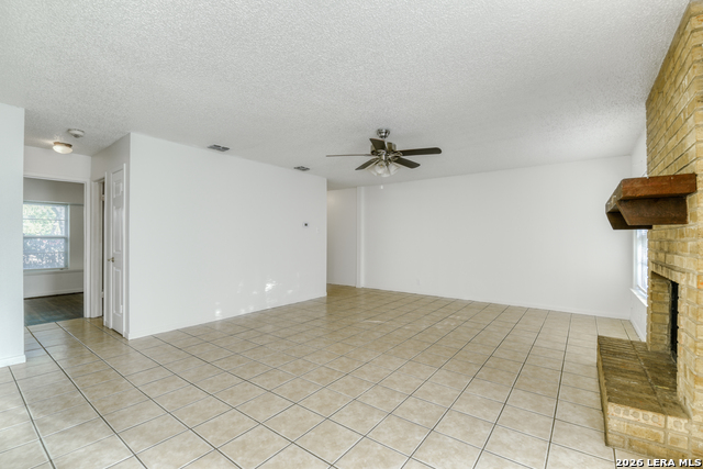 11507 Spring Crest St Property Photo 3