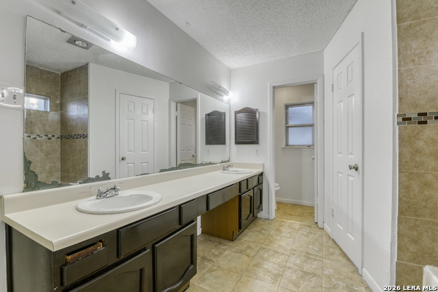 11507 Spring Crest St Property Photo 9