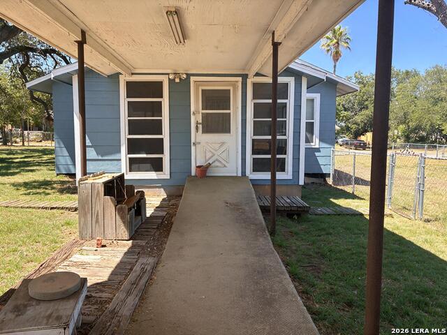 529 Avenue E Property Photo 3