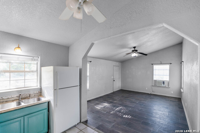 1200 & 1340 Hinch Property Photo 14