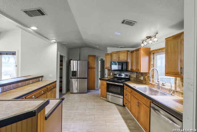 1200 & 1340 Hinch Property Photo 22