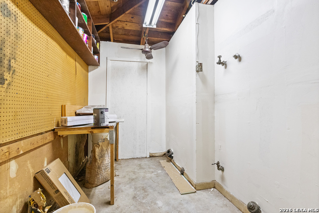 2519 W Kings Hwy Property Photo 32