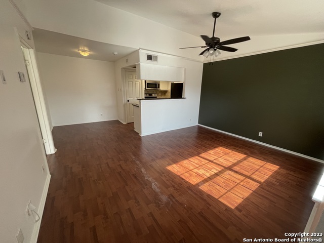 11610 Vance Jackson Rd Property Photo 2