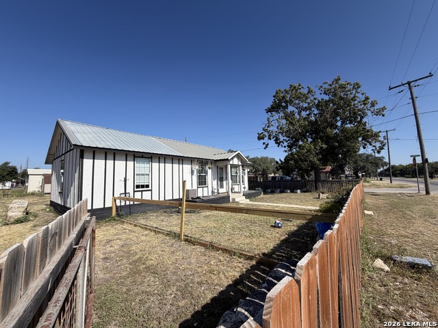 902 S State Highway 55 Property Photo 6