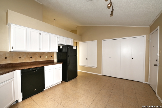 13706 Winding Hl Property Photo 8