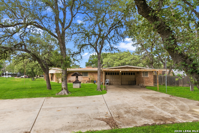 210 Kimberly Dr Property Photo 3