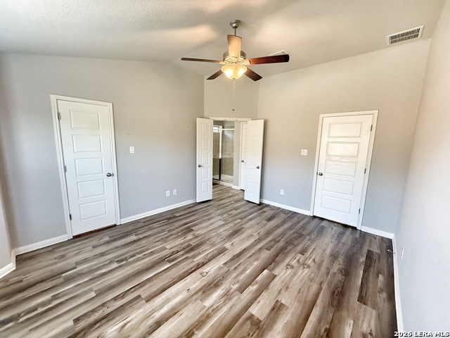 8819 Straight Oaks Property Photo 5