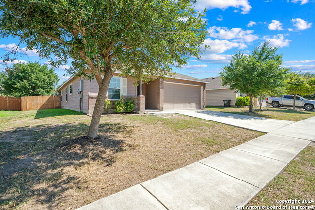 320 Lonestar Gait Property Photo 3