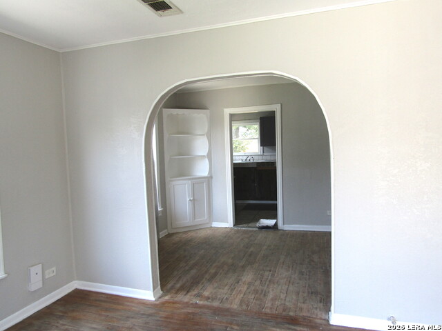 919 Alametos Property Photo 3