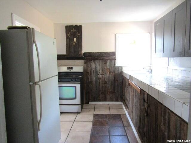 919 Alametos Property Photo 14