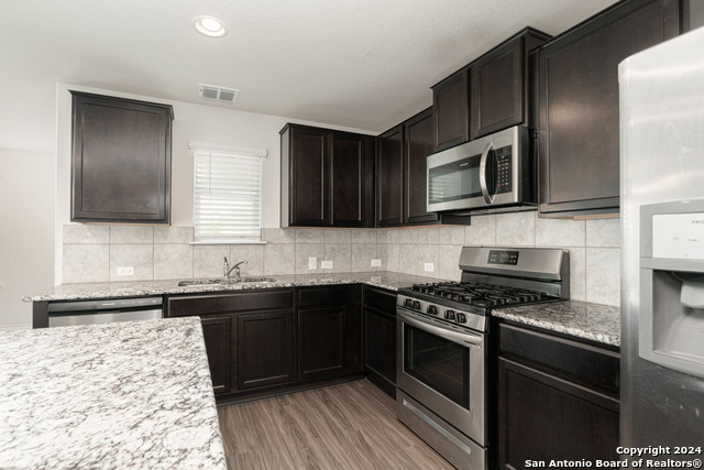 2611 Barbwire Way Property Photo 6